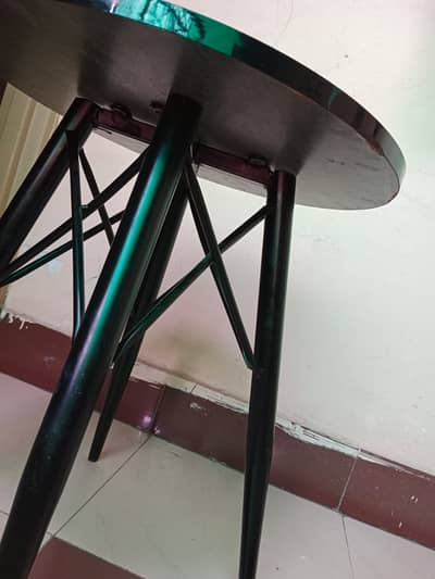 Modern Round Coffee / Side Table – Rs. 3,999/-   Modern & Stylish Des
