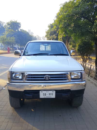 Toyota Hilux 2000
