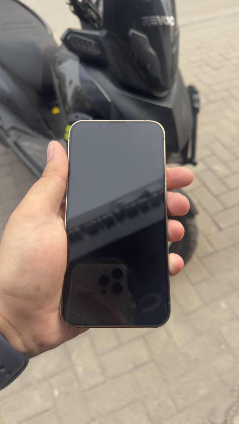 Apple iPhone 13 Pro 2