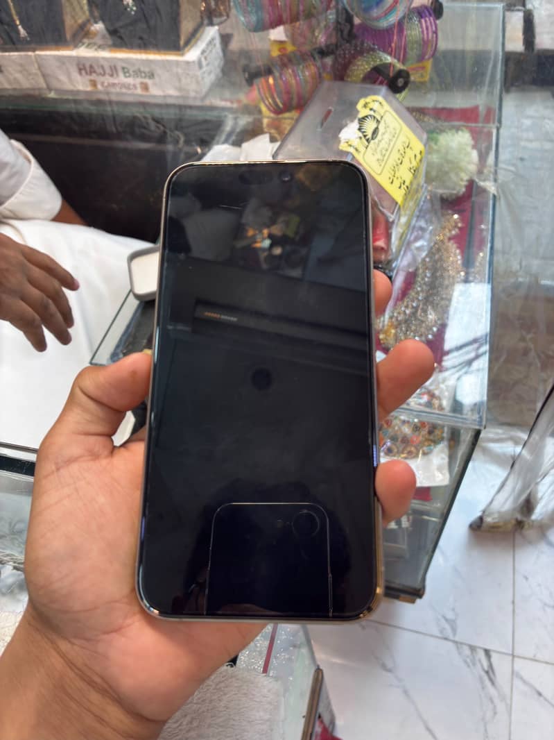 Apple iPhone 15 Pro Max 1