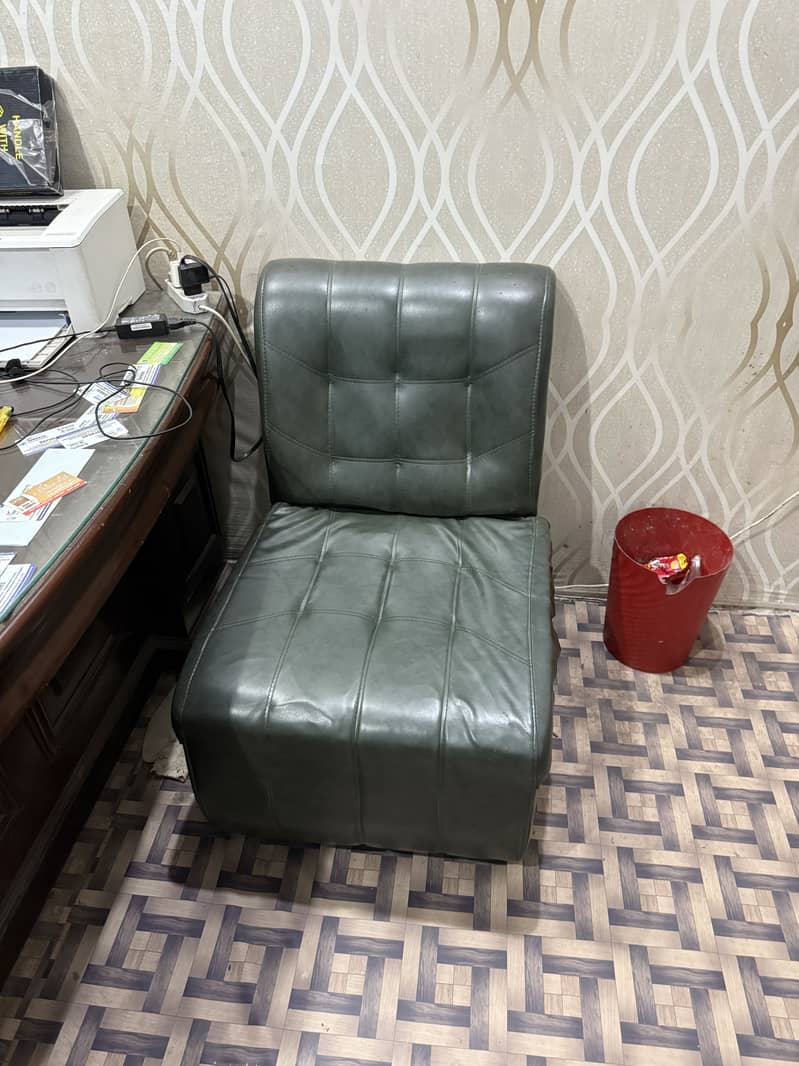 6 sofas, 2 chairs, 1 table 5