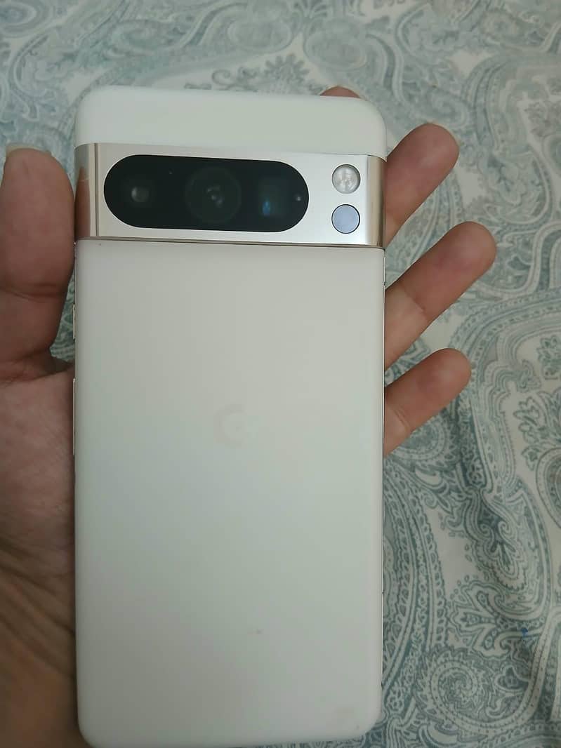 Google Pixel 8 Pro 1