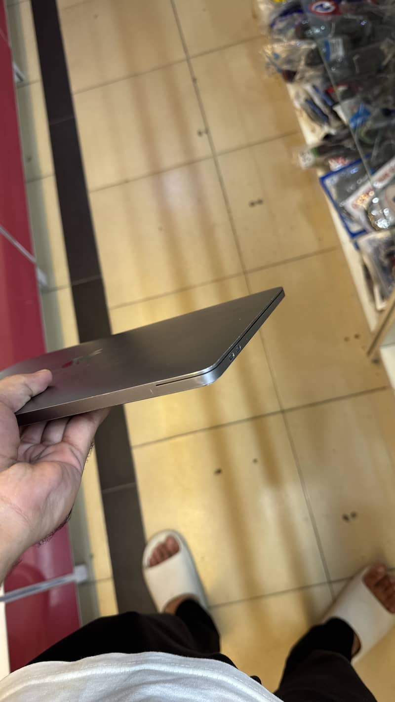 Macbook pro m2 5