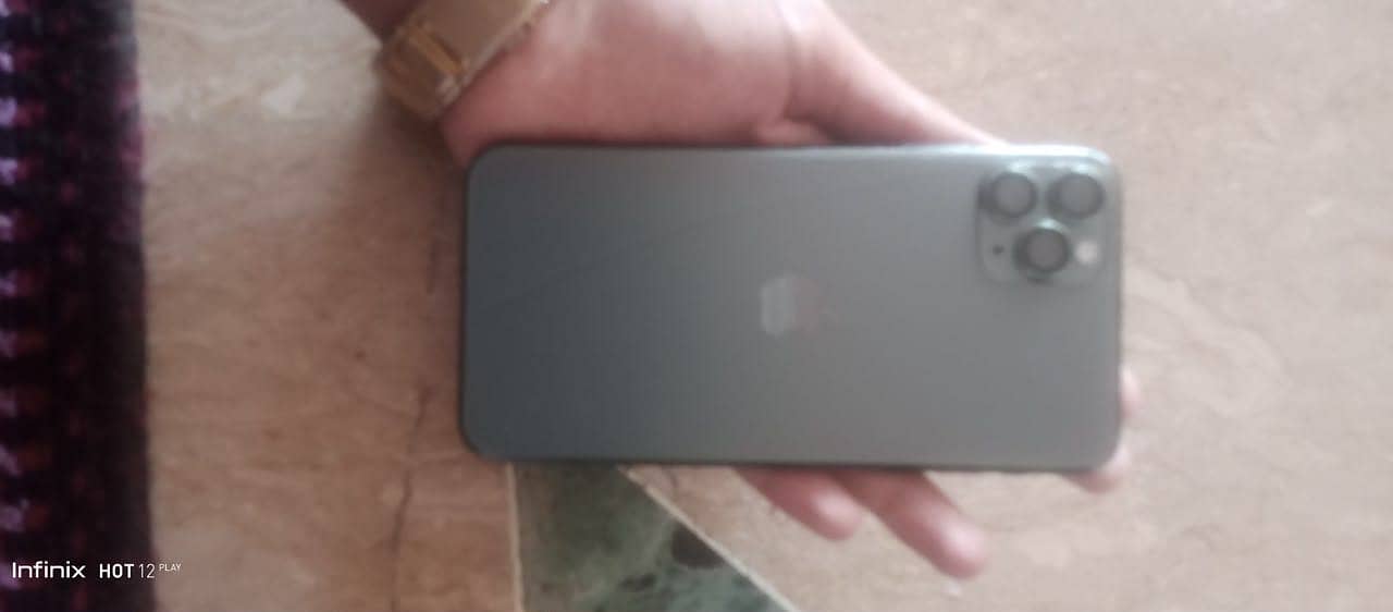 Apple iPhone 11 Pro Max 2