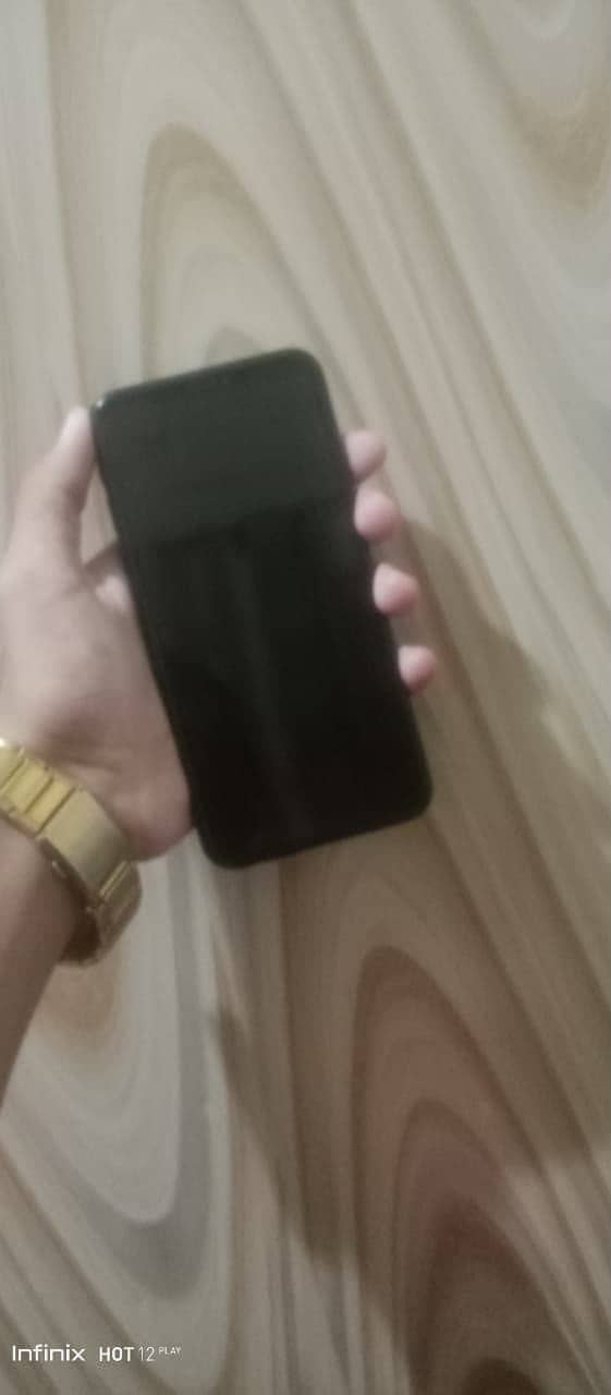 Apple iPhone 11 Pro Max 4