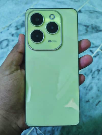 Infinix Hot 40