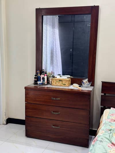 Dressing table with 3 biv drawers