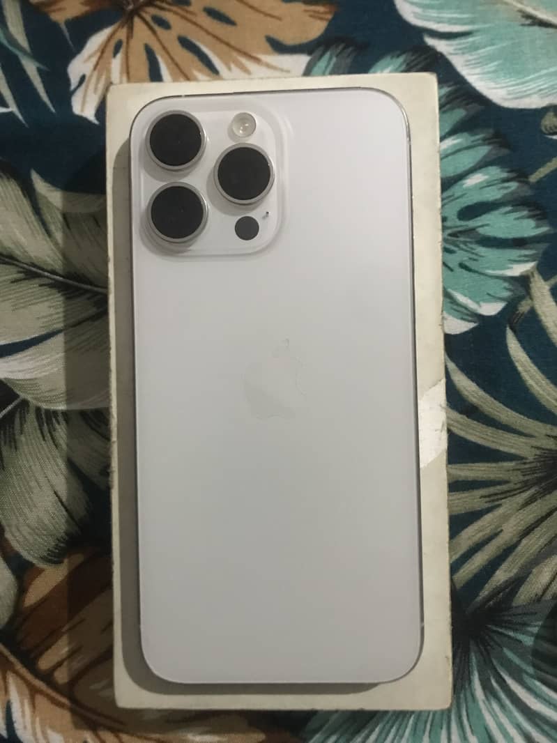 Apple iPhone 15 Pro Max 0