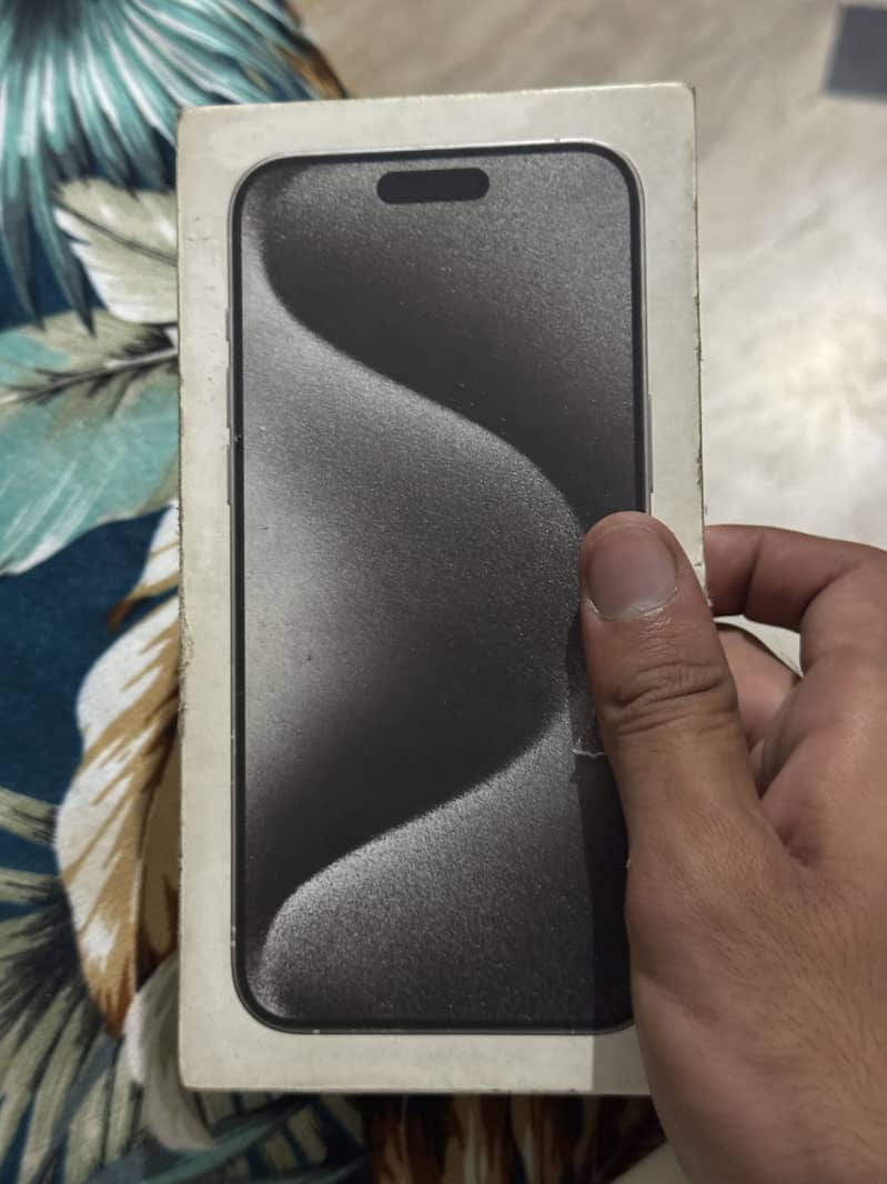 Apple iPhone 15 Pro Max 2