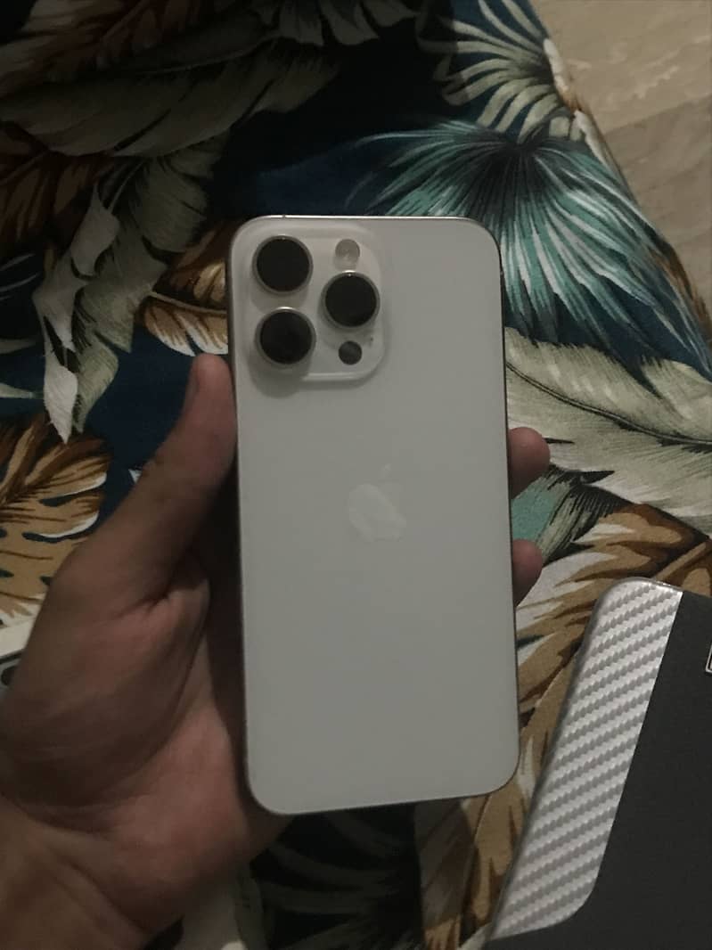Apple iPhone 15 Pro Max 10