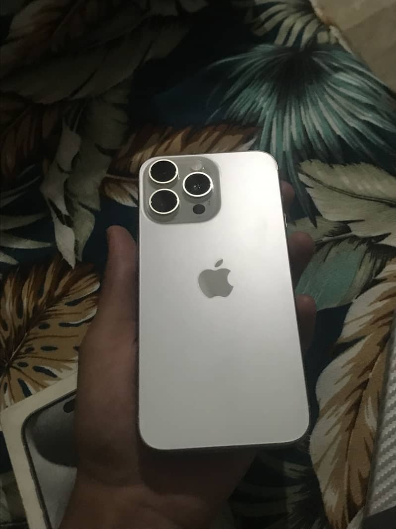 Apple iPhone 15 Pro Max 11