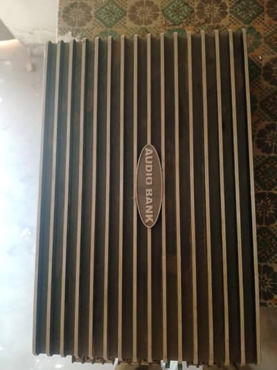 Woofers amp 2 speakers