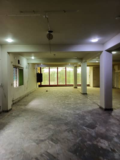 16 Marla Lifetime Commercial First Floor Hall for Rent Near Shaukat Khanum hospital