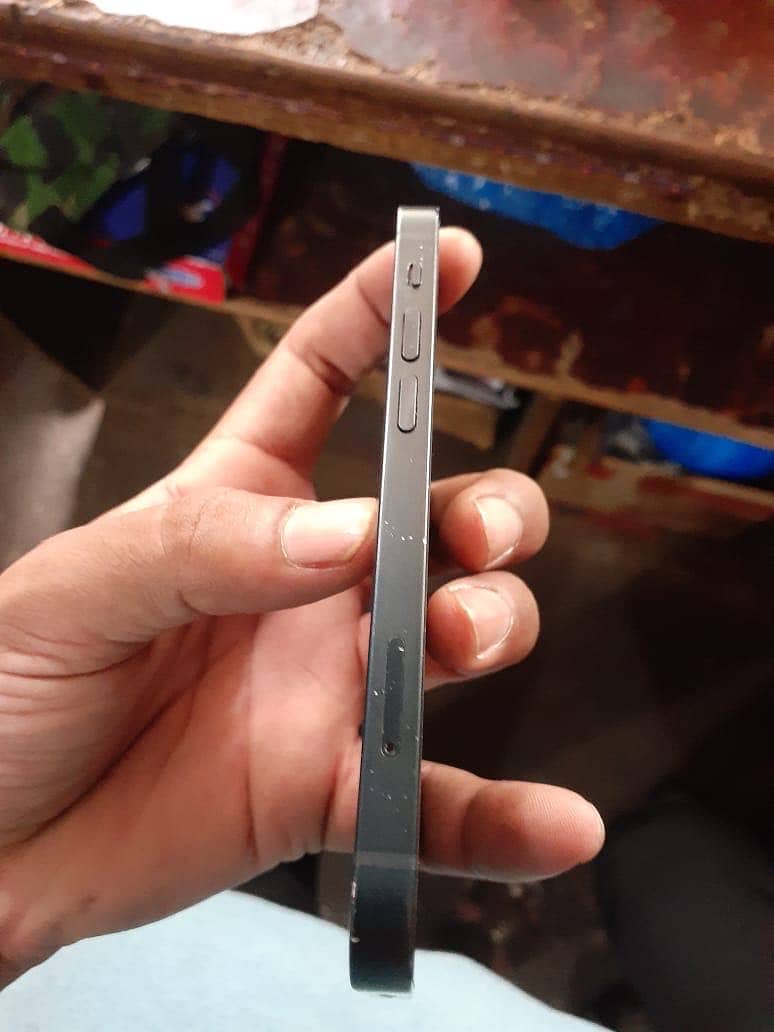 Apple iPhone 13 mini 2