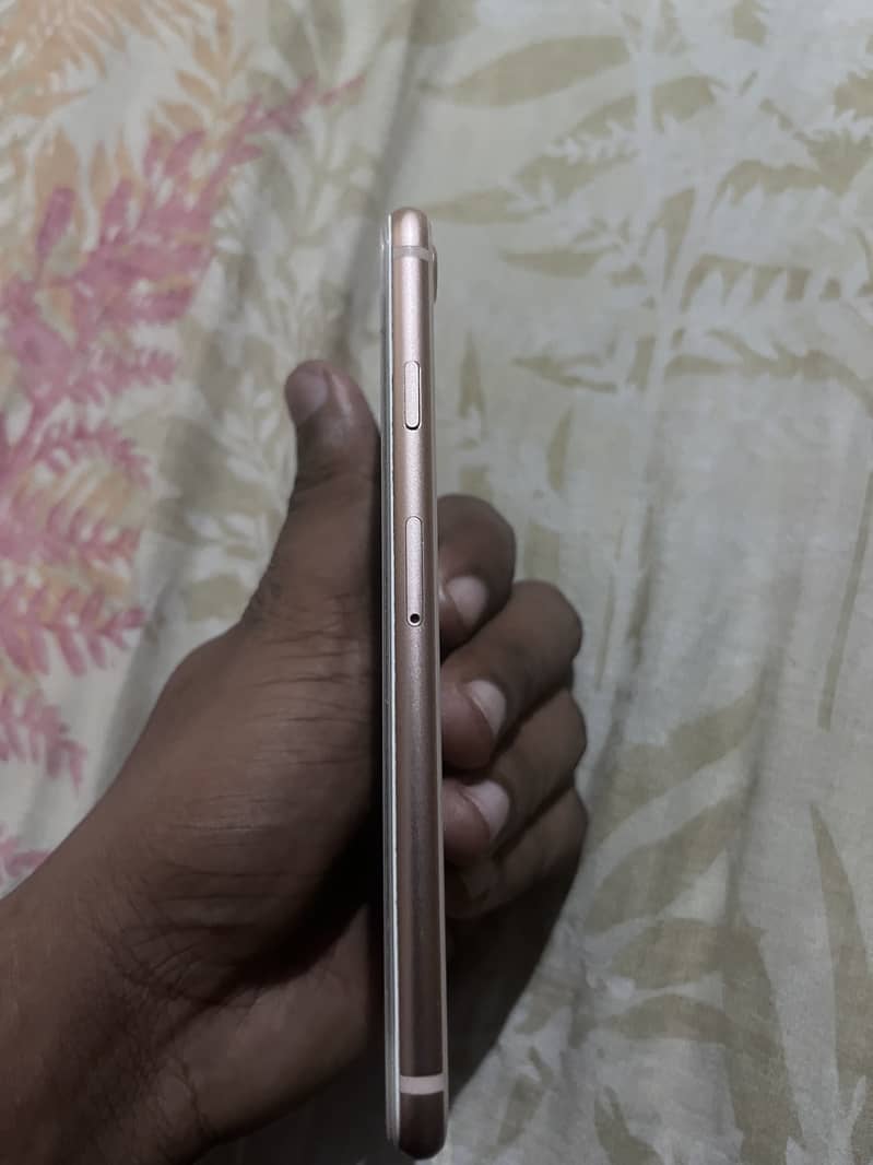 Apple iPhone 8 1