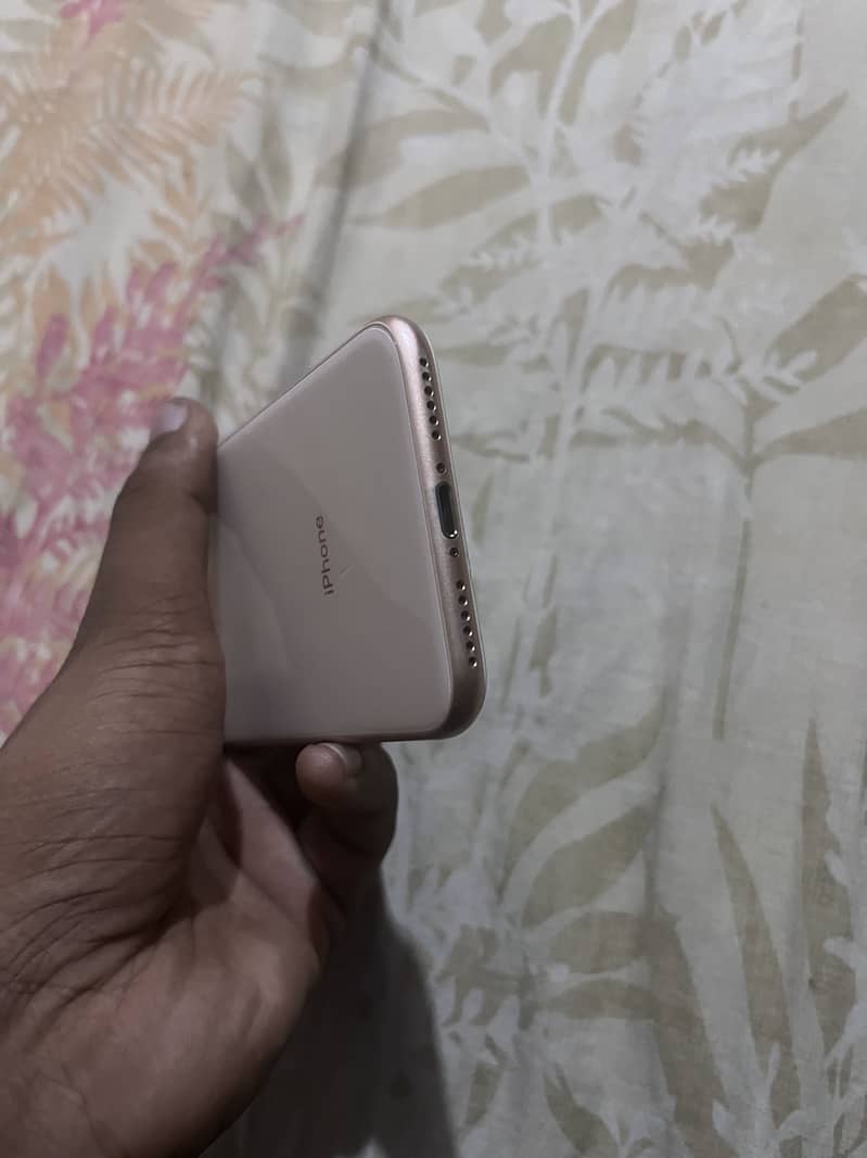 Apple iPhone 8 2