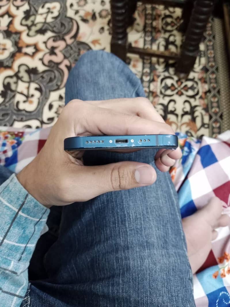 Apple iPhone 12 1