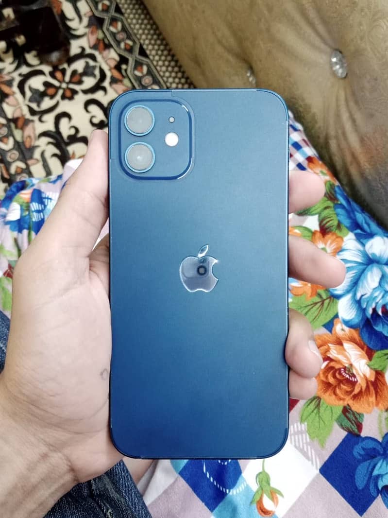 Apple iPhone 12 3