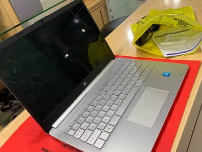 Hp 14s Celeron 4th Gens/ 4 Gb Ram /128 SSD