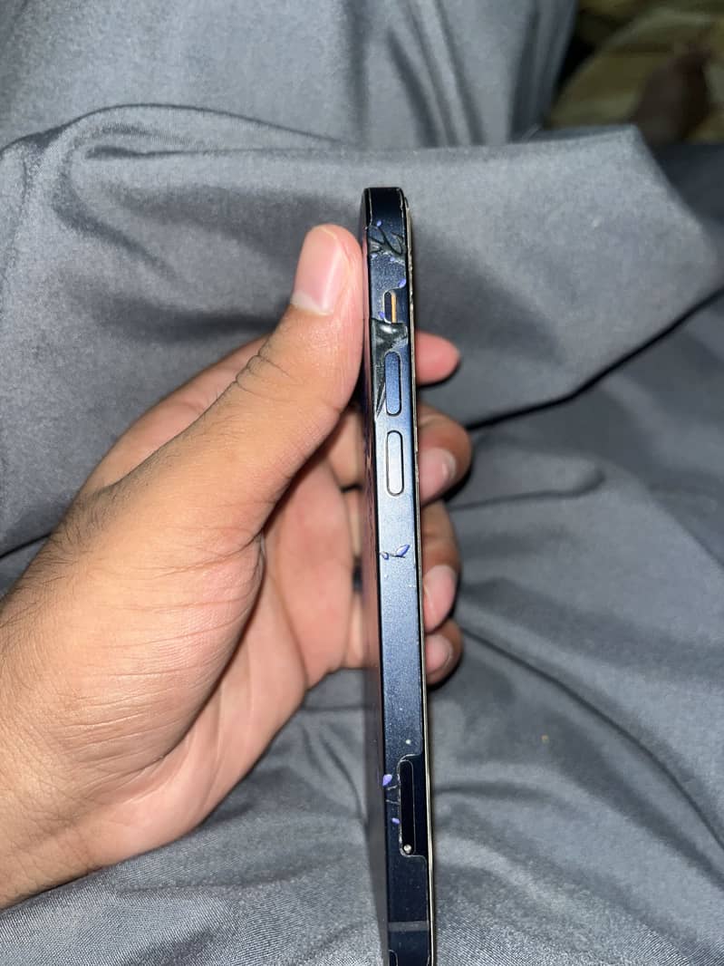 Apple iPhone 12 2