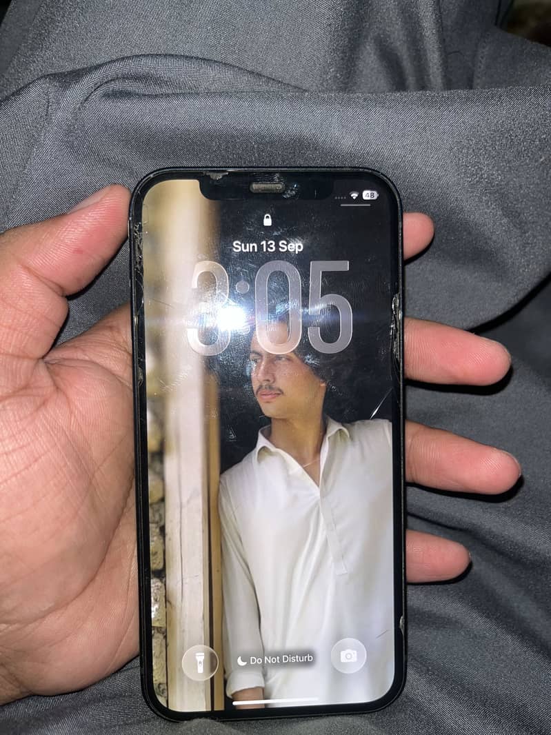 Apple iPhone 12 3