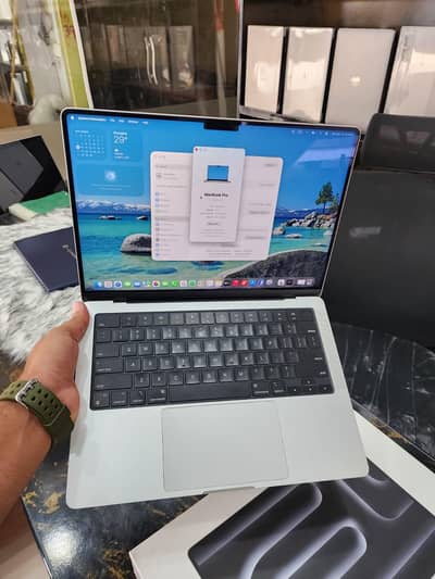 Apple MacBook Pro M3 | 14-inch | 8GB RAM | 512GB SSD | Box + Case