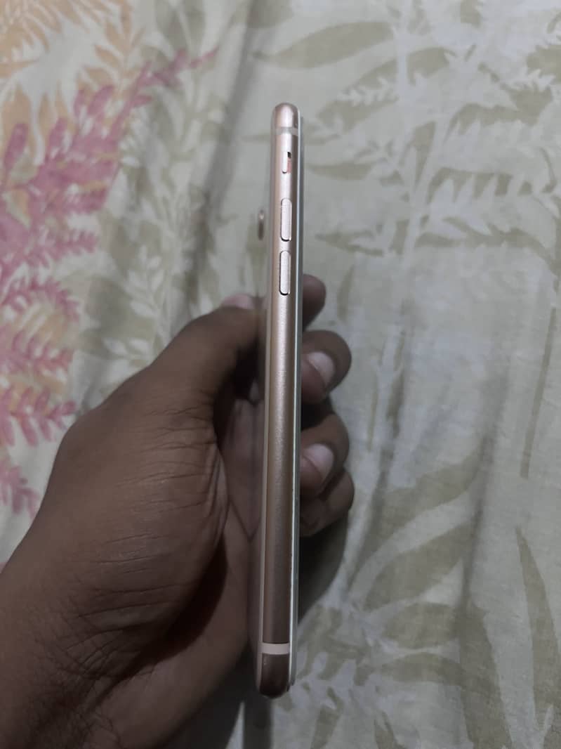 Apple iPhone 8 3