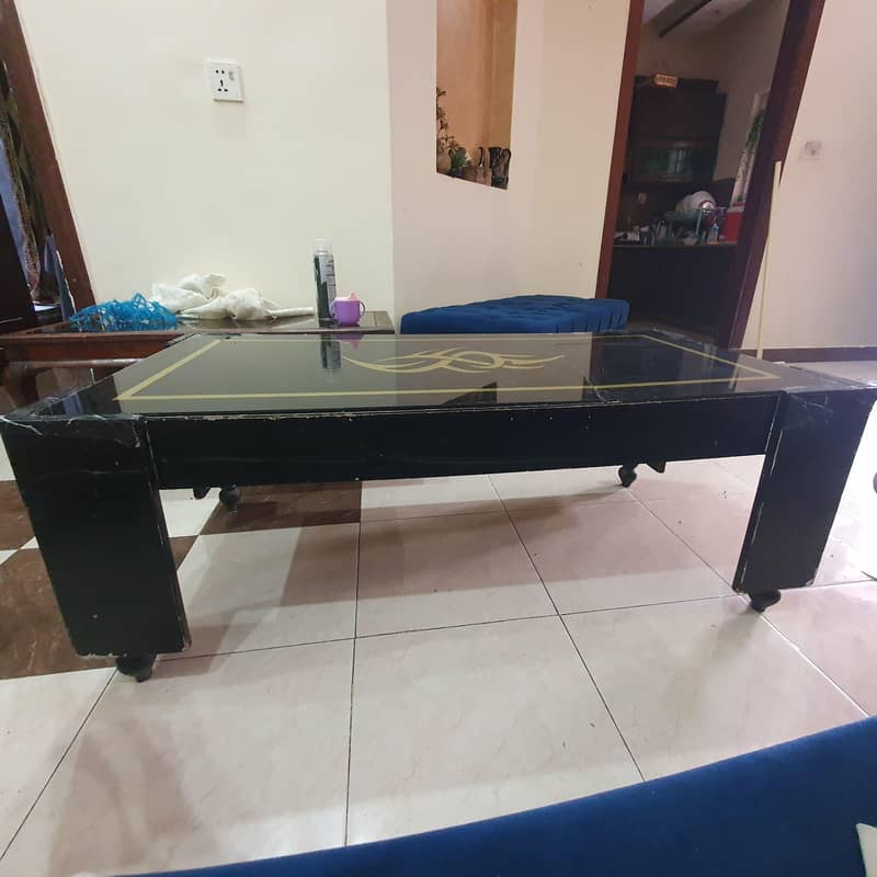 Central Table Good condition 2