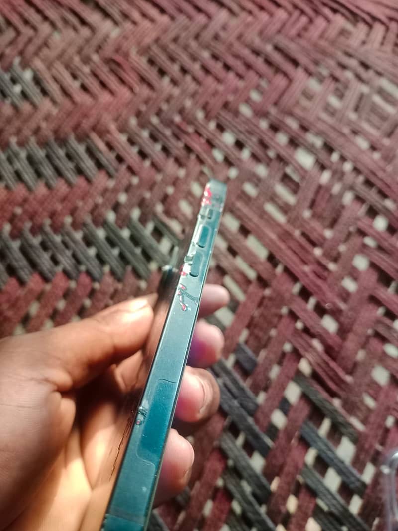 Apple iPhone 14 5