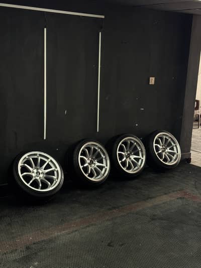 Rims is up for sale 17inch with low profile tyres