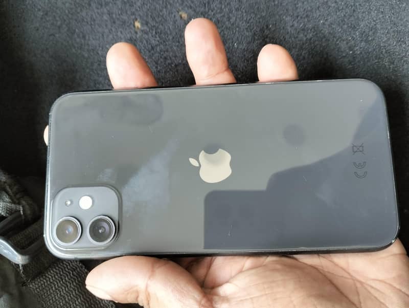 Apple iPhone 11 3