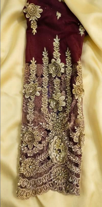 Mahroon 3D Acrylic Flower Maxi
