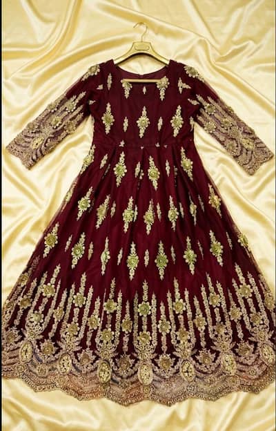 Mahroon 3D Acrylic Flower Maxi