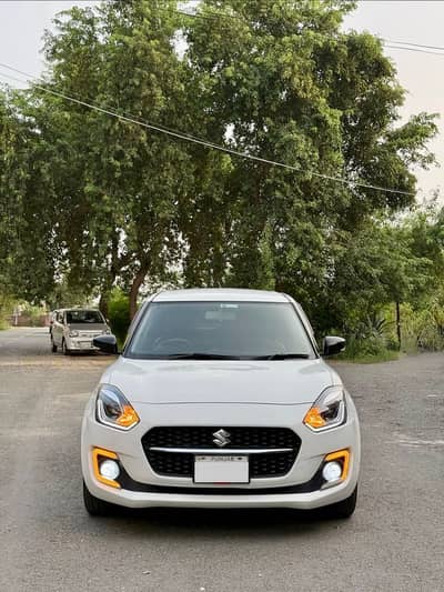 Suzuki Swift GLX 2024