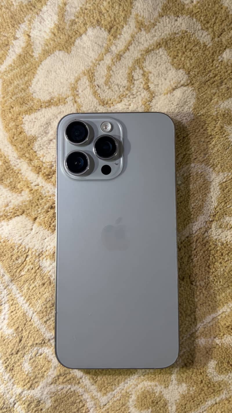 Apple iPhone 15 Pro Max 0