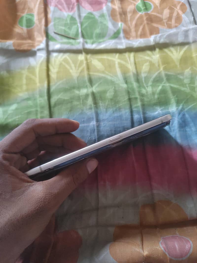 lg v60 thinq 4