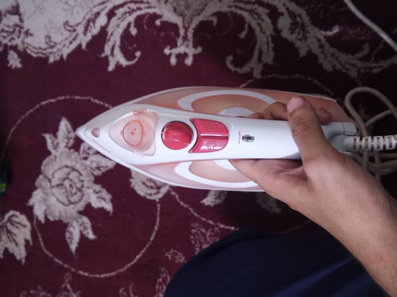 Phillips steam iron 1