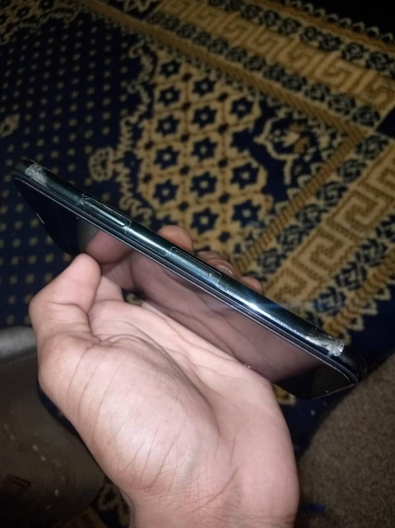 Apple iPhone 11 Pro 4