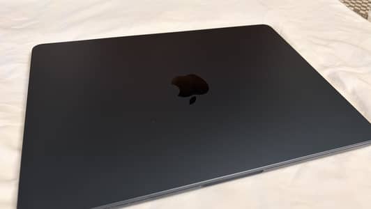 Apple Macbook Air M3 Chip 16 RAM 256 SSD 13 inch Midnight