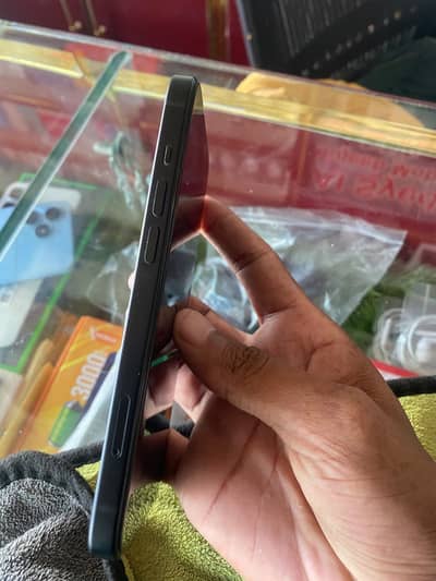 Apple iPhone 15 128gb mdm demand 85k