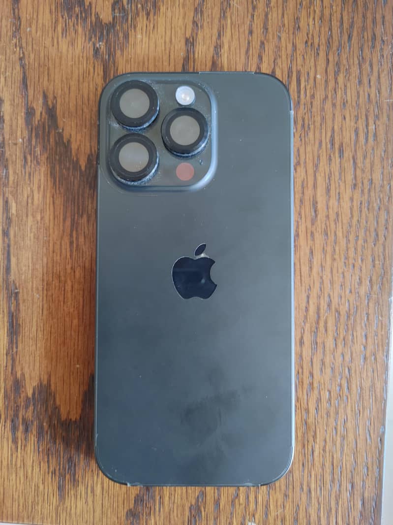 Apple iPhone 16 Pro 1