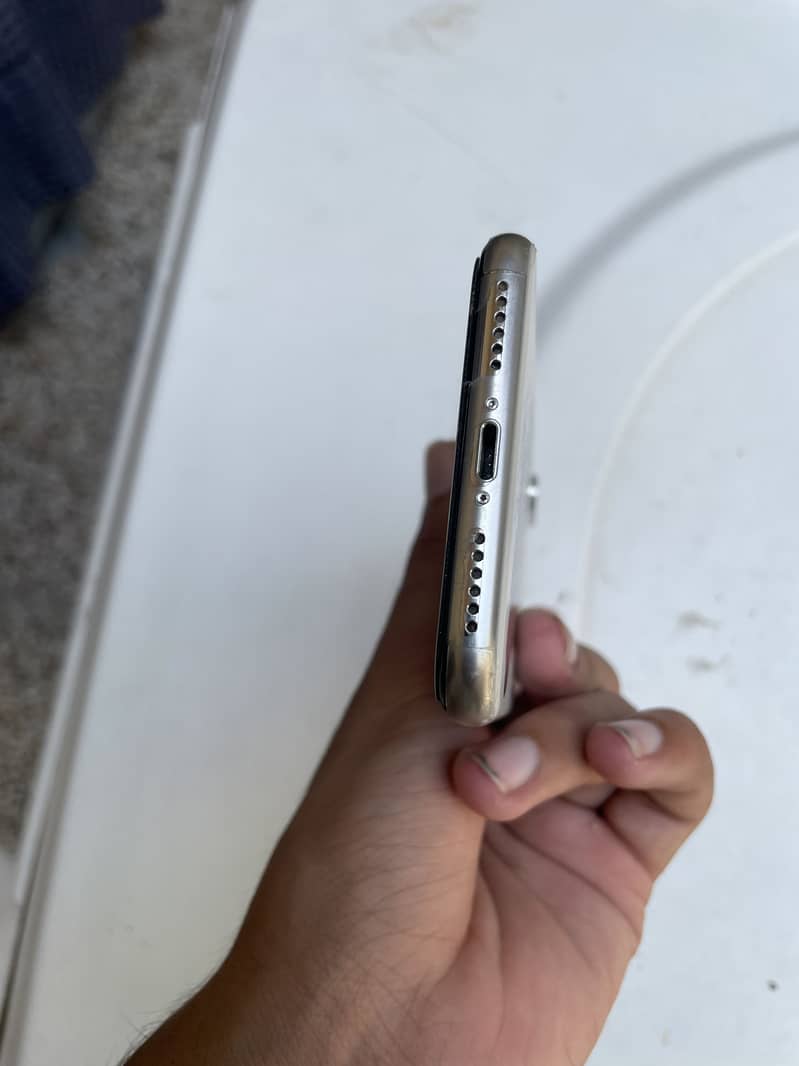 Apple iPhone X 5