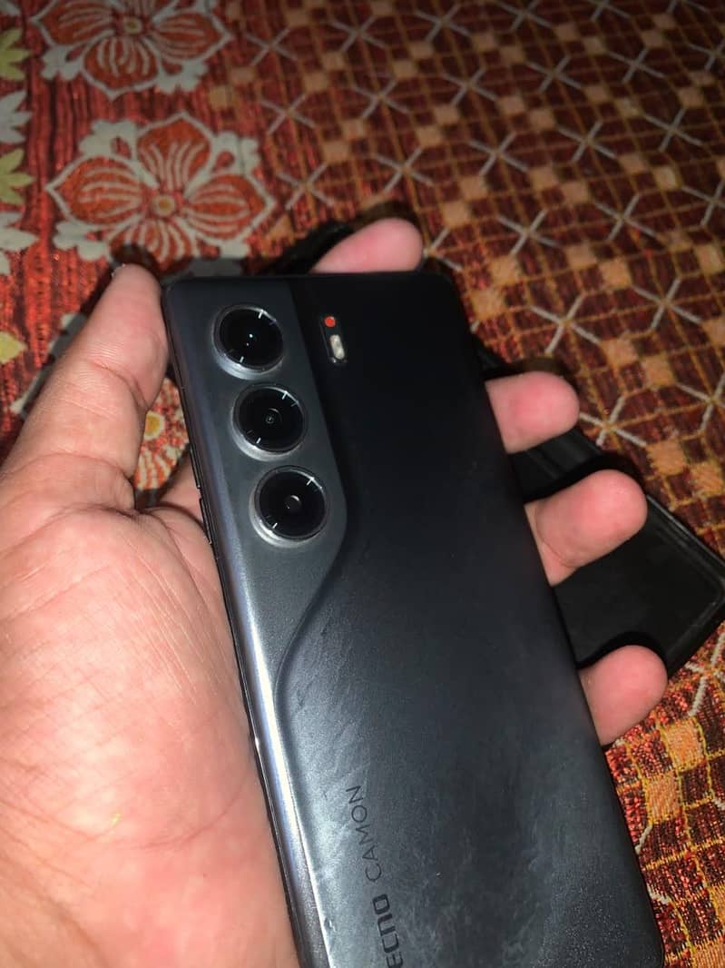 Tecno CAMON 40 Pro 3
