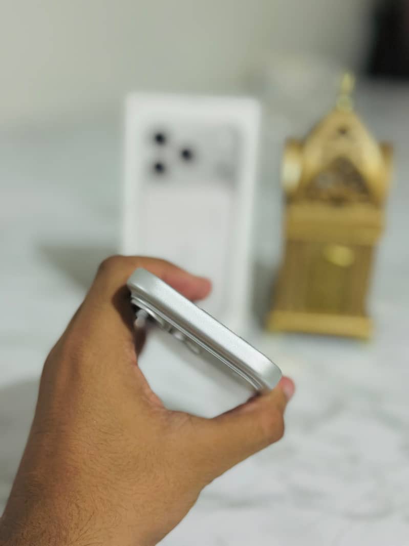 Apple iPhone 17 Pro 2