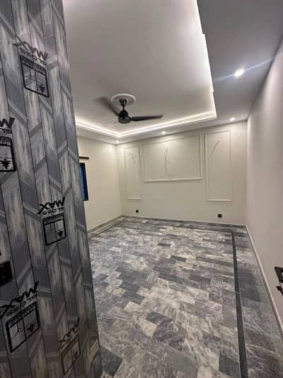 10 Marla 1st floor Available For Rent jubilee town