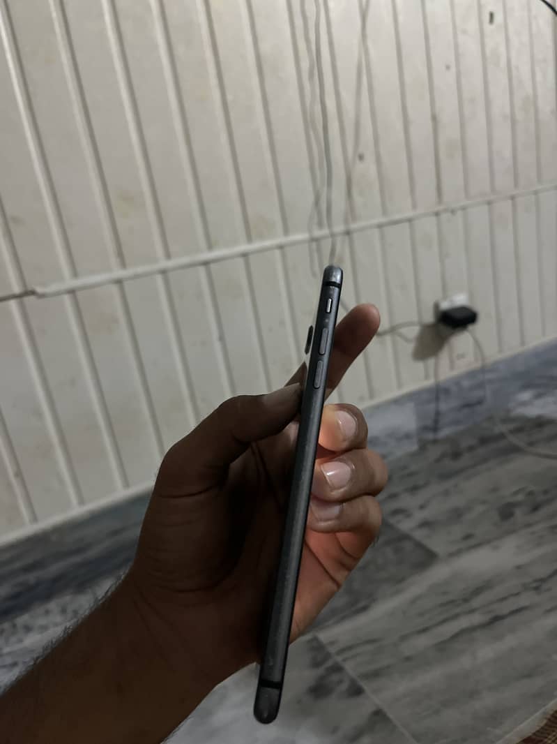 Apple iPhone 8 Plus 2