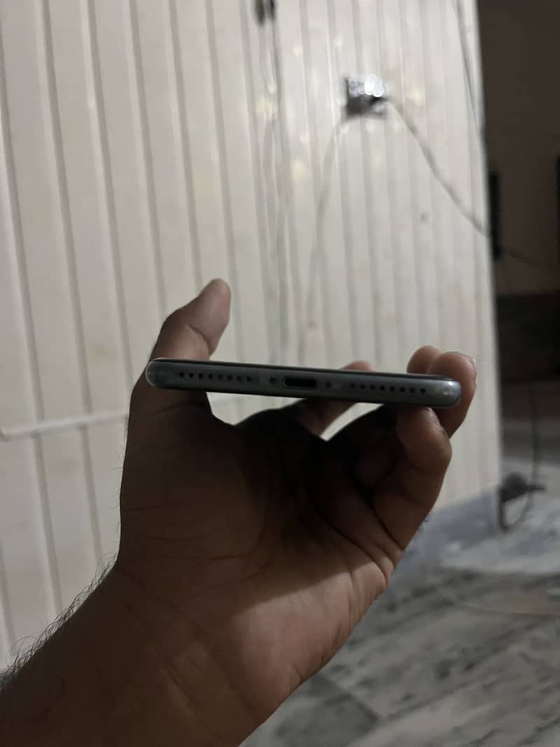 Apple iPhone 8 Plus 5
