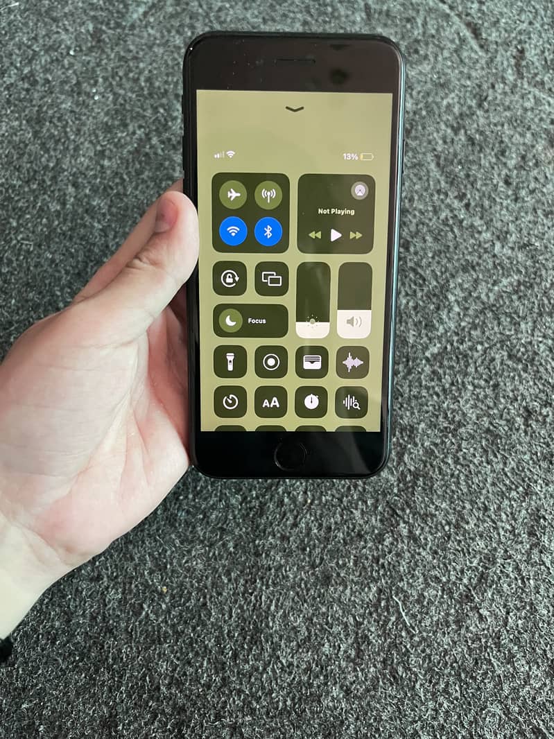 Apple iPhone SE 6