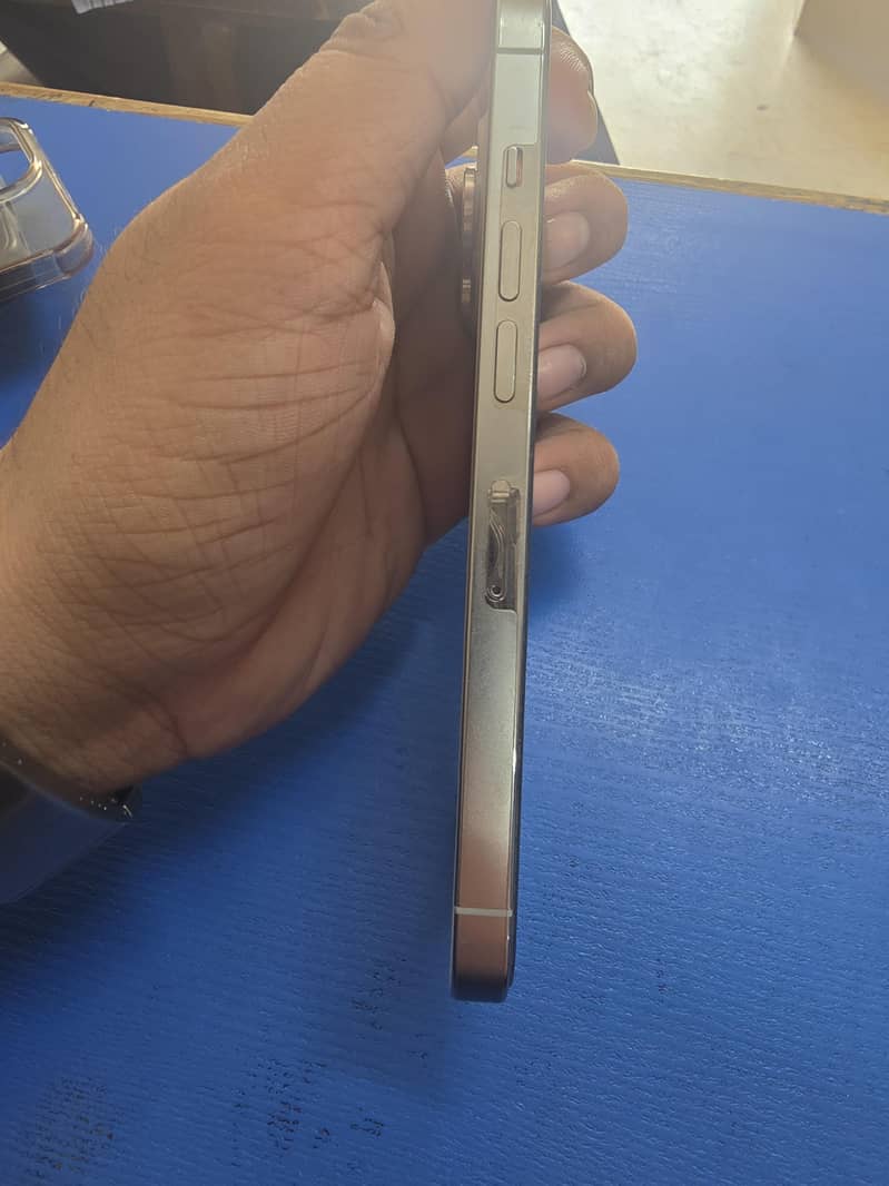 Apple iPhone 13 Pro 2