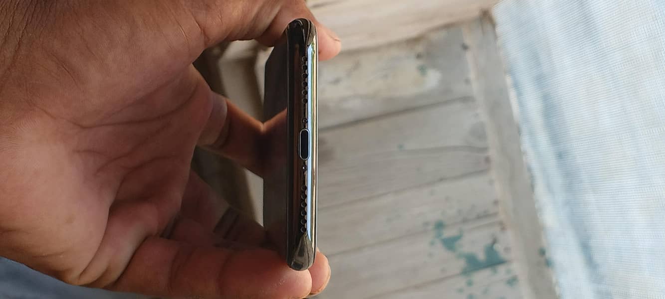 Apple iPhone X 0